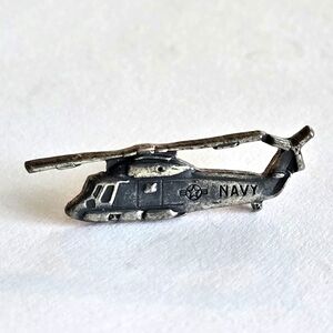 Vintage US Navy Helicopter Qualification Pin Lapel brooch silver tone badge